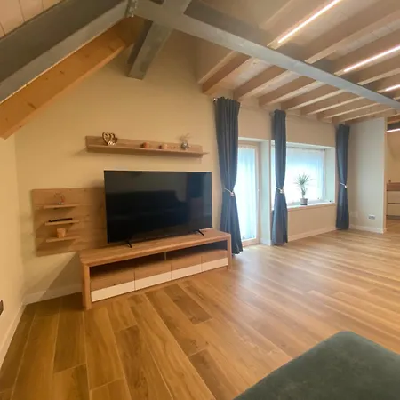 Klamora House アパート タルヴィージオ