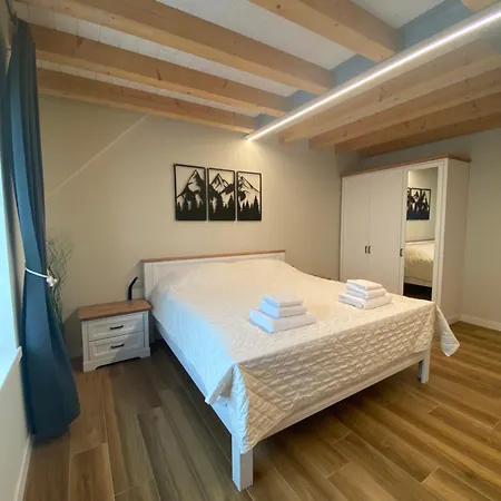 Klamora House